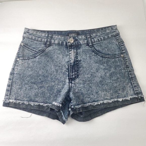 Celebrity Pink Size 11 Black Acid Wash Rolled Hem Shorts - Picture 1 of 4